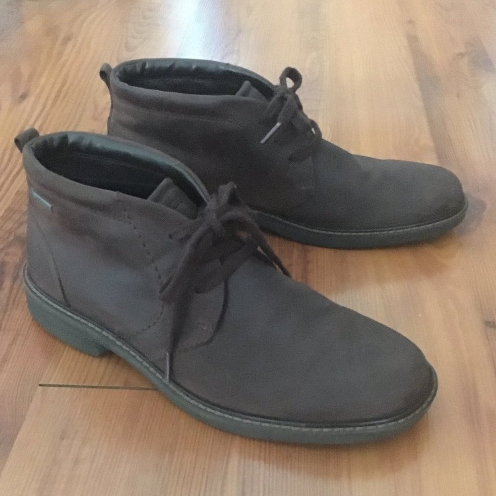 Ecco Chukka Boots
